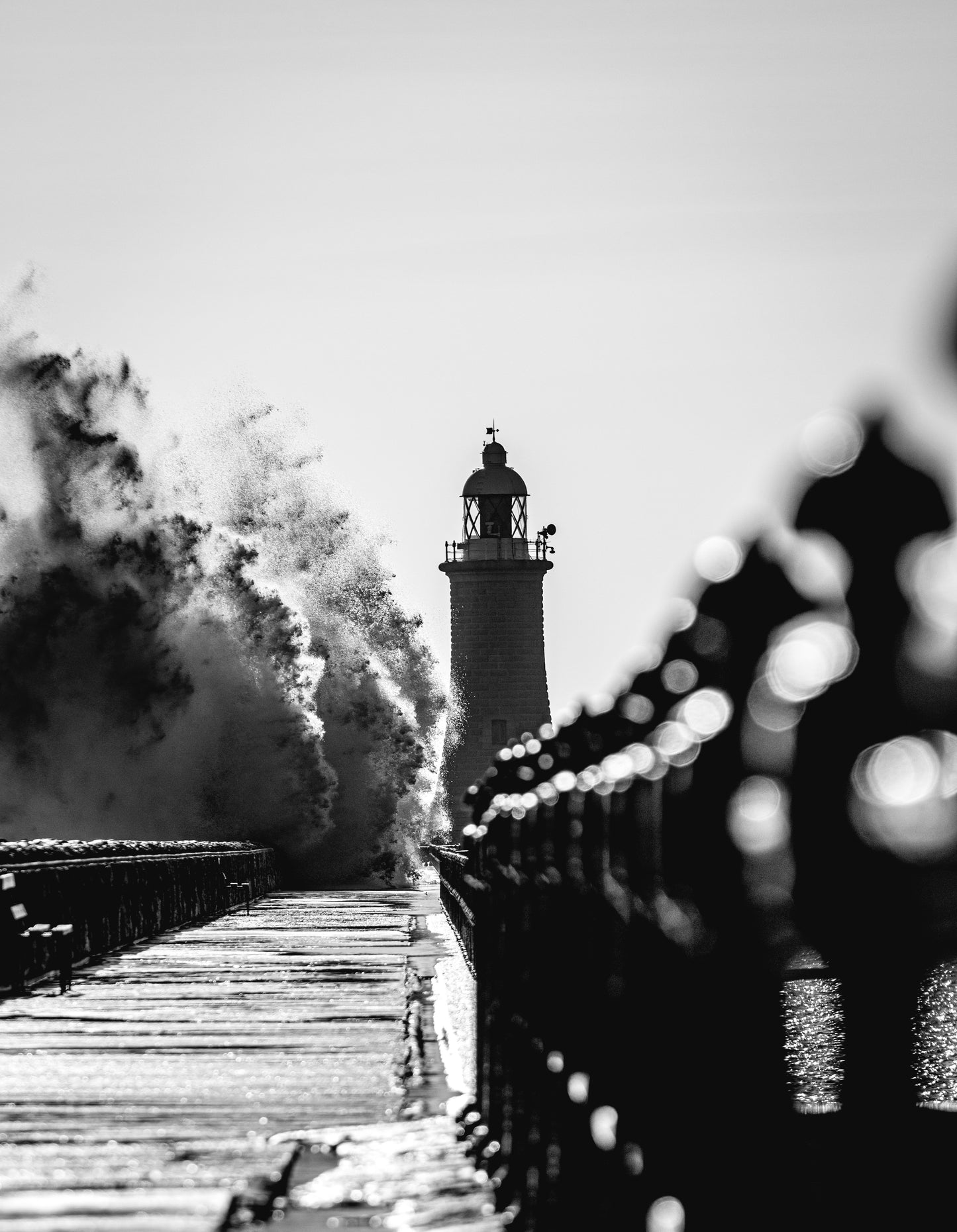 #045 Tynemouth pier waves