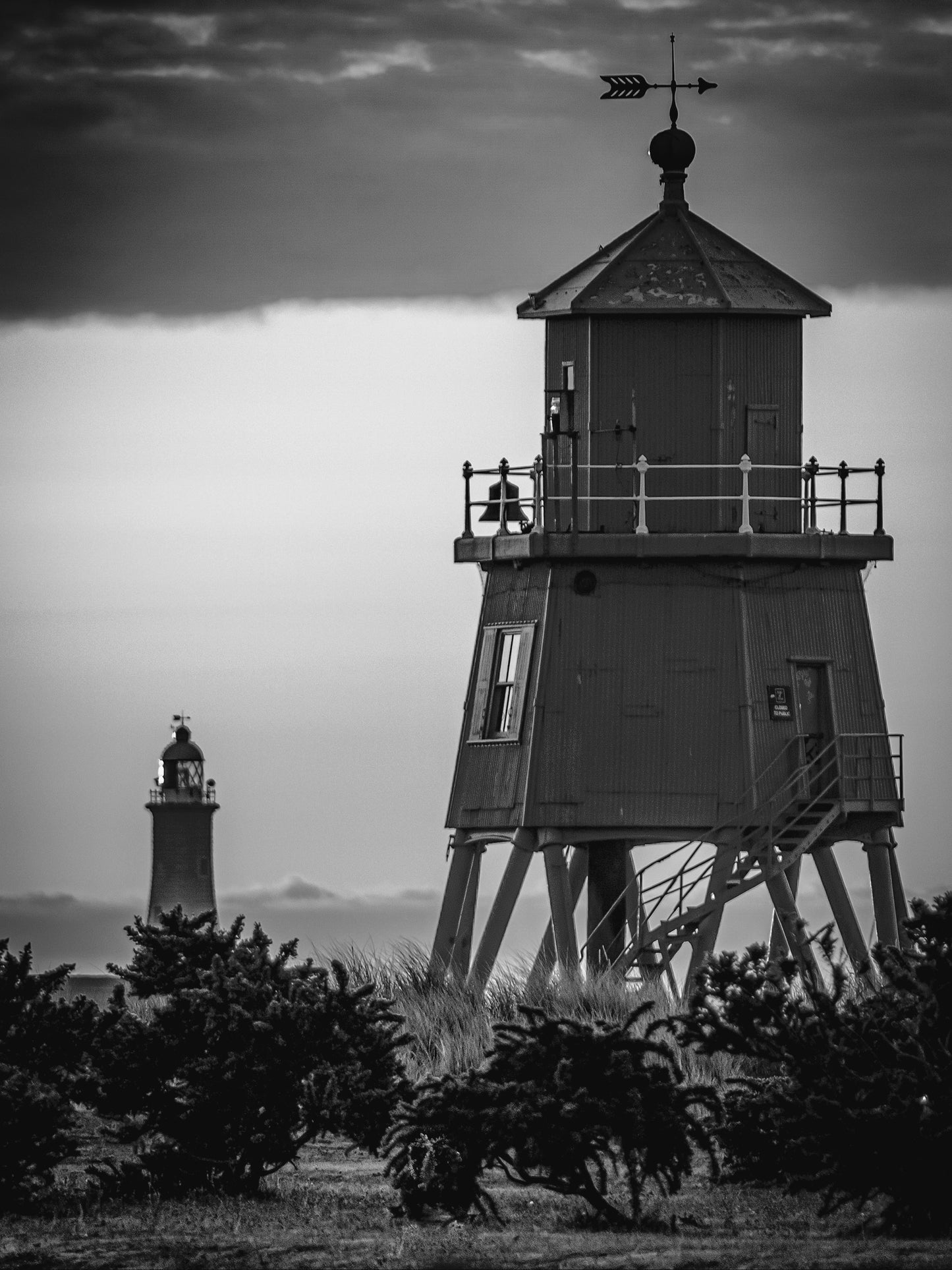 #049 the herd groyne and Tynemouth Lighthouse