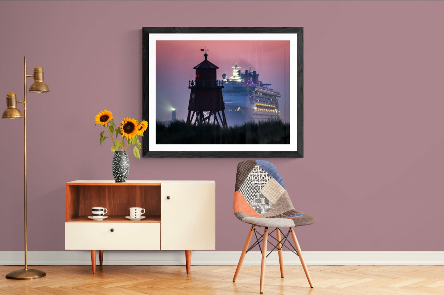 #010 The Disney magic entering the port of Tyne