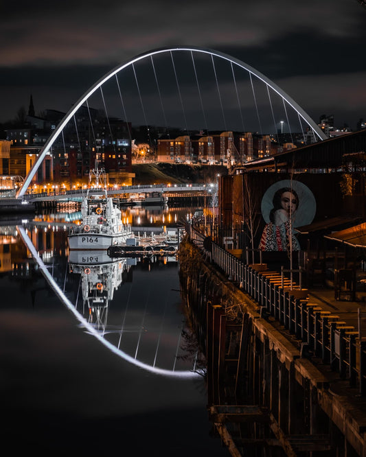 #007 Millennium bridge reflection